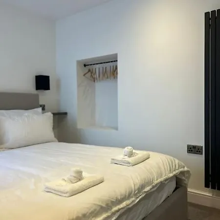 The Burrow, Gateway To The Lakes