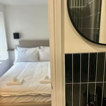 The Burrow, Gateway To The Lakes *