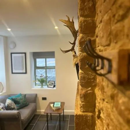 The Burrow, Gateway To The Lakes *