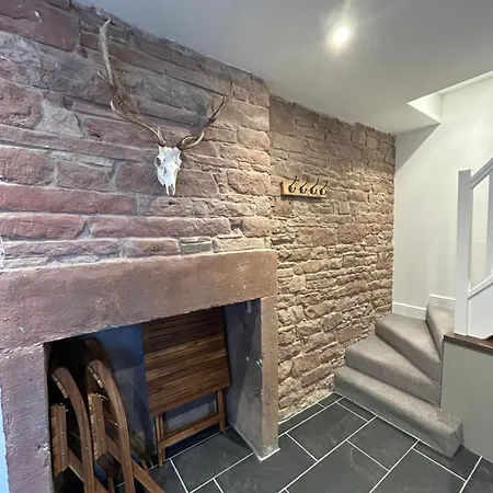 The Burrow, Gateway To The Lakes Holiday home *
