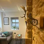 The Burrow, Gateway To The Lakes *